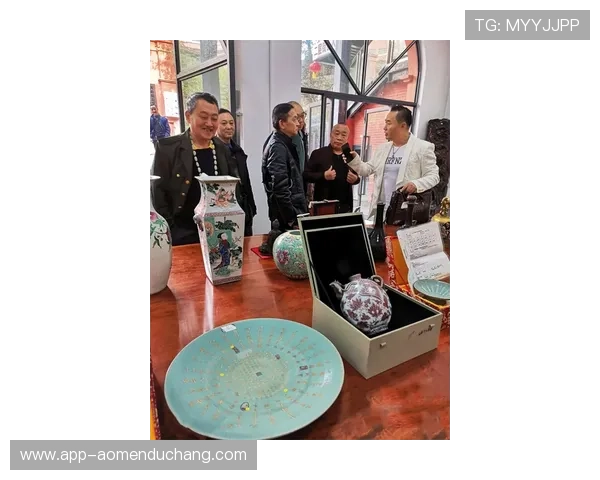 尽情浏览皇家中国官网丰富的艺术品与文化收藏品，感受中华文化的深厚底蕴